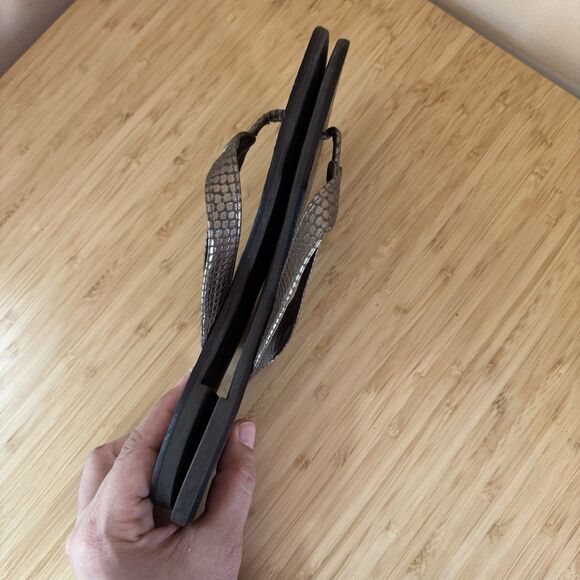 Tory Burch Women's Metallic Silver Snakeskin Embossed Leather Thong Flats Sz 9M - Picture 5 of 8